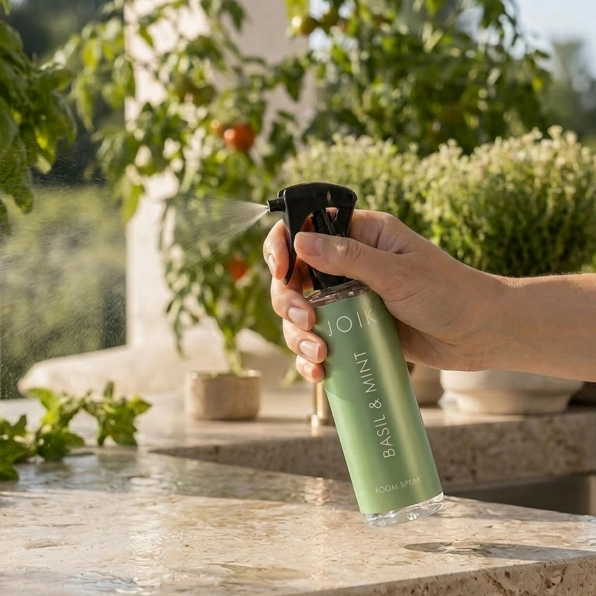 JOIK ūdens bāzes telpu un tekstila aerosols ar baziliku un piparmētru, 150 ml - Image 2